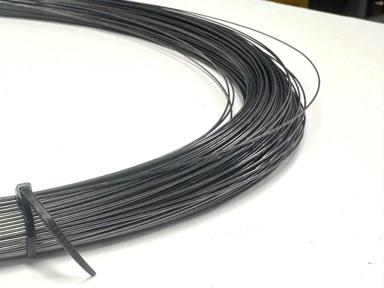 820 Feet of 1mm (0.040″) superelastic nitinol wire ASTM F2063 1.25 kg (2.75 Lbs)